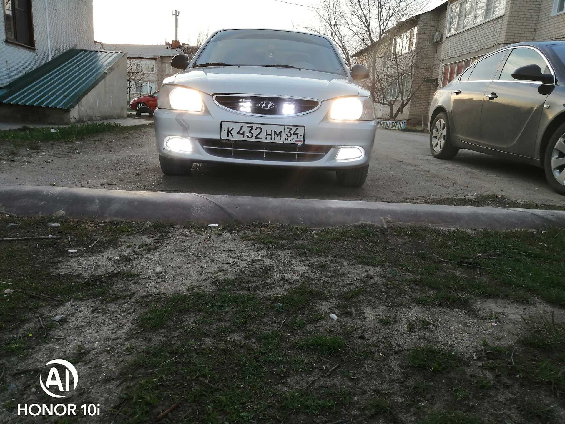 Как снять передние фары хендай акцент своими руками: фото, видео. как снять переднюю фару форд фокус? как заменить лампочку в фаре на фокусе?