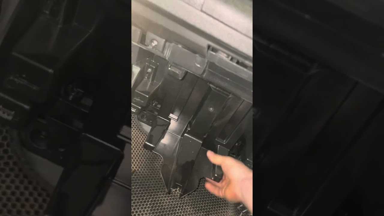 Как правильно мыть салонный фильтр автомобиля