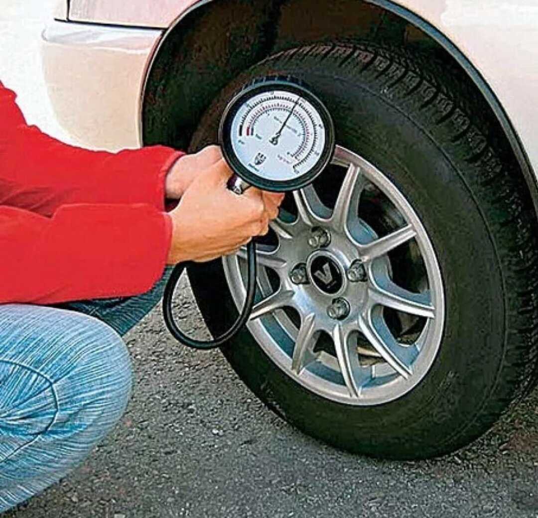 Какое должно быть давление в шинах автомобиля?