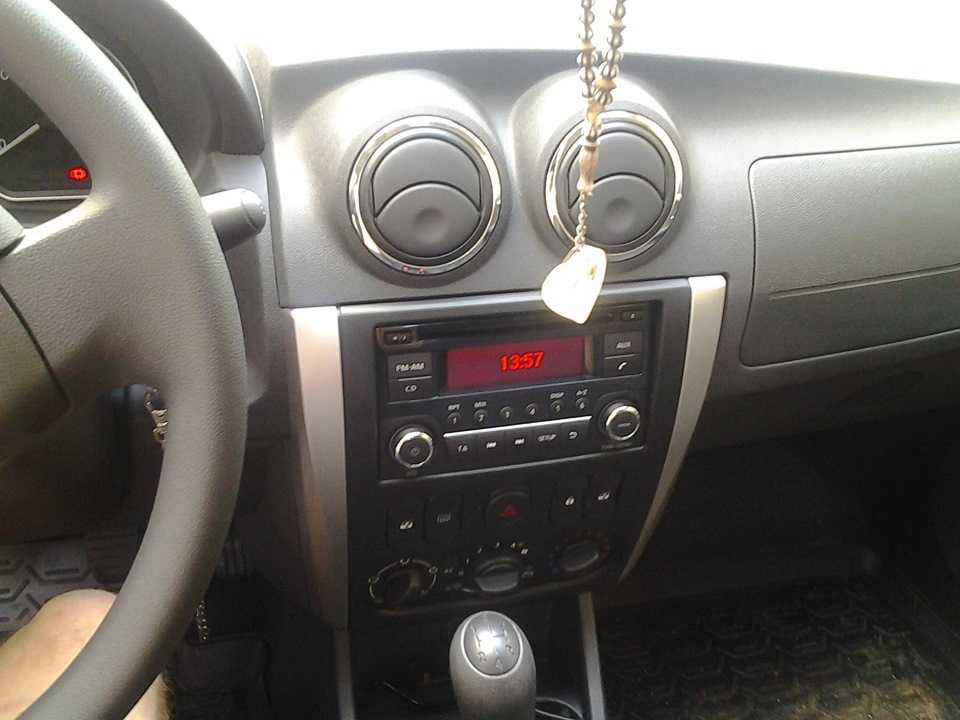 Устанавливаем магнитолу на nissan almera classic