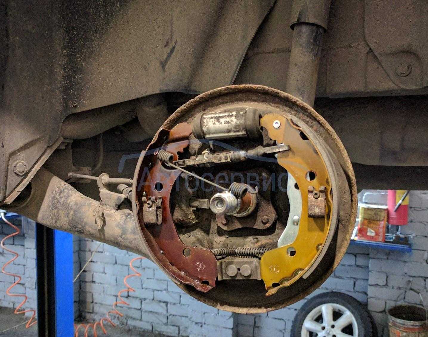 Замена передних и задних тормозных колодок на nissan x-trail t30, t31, t32