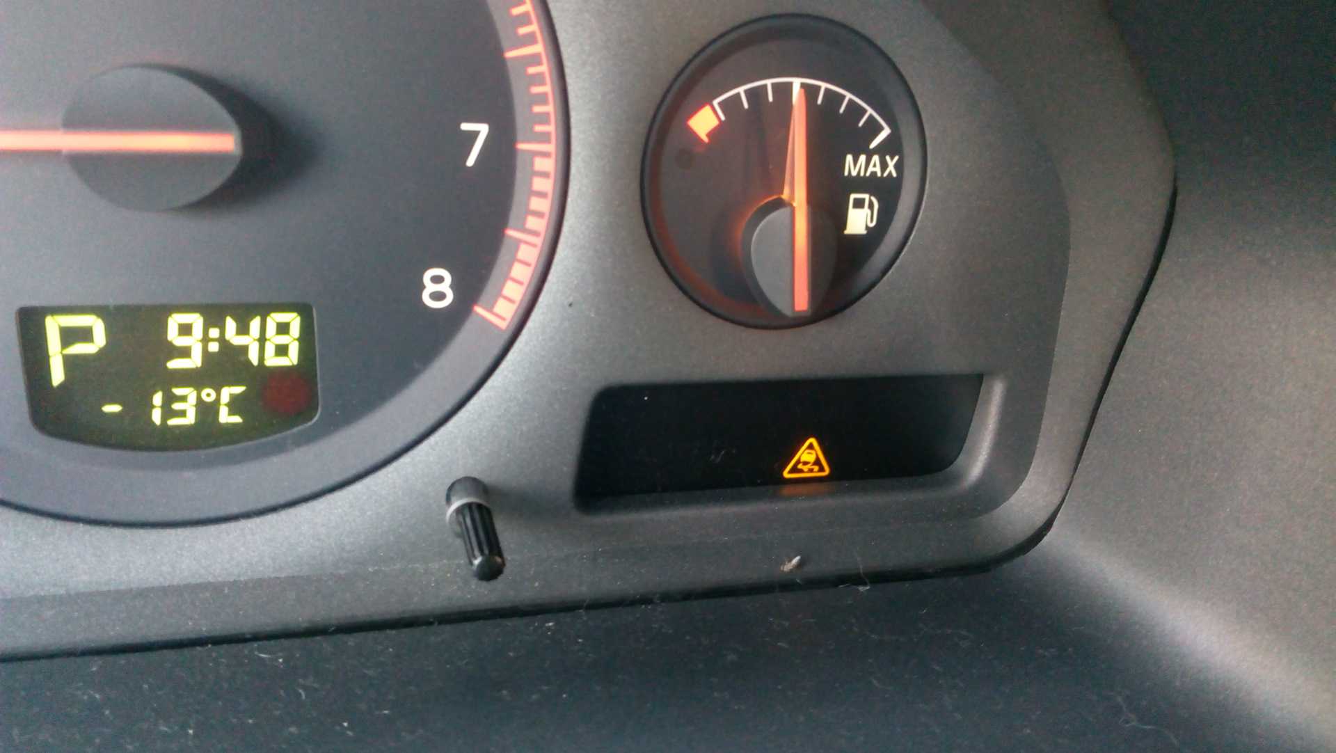 Volvo xc90 airbag light is on - causes and how to reset